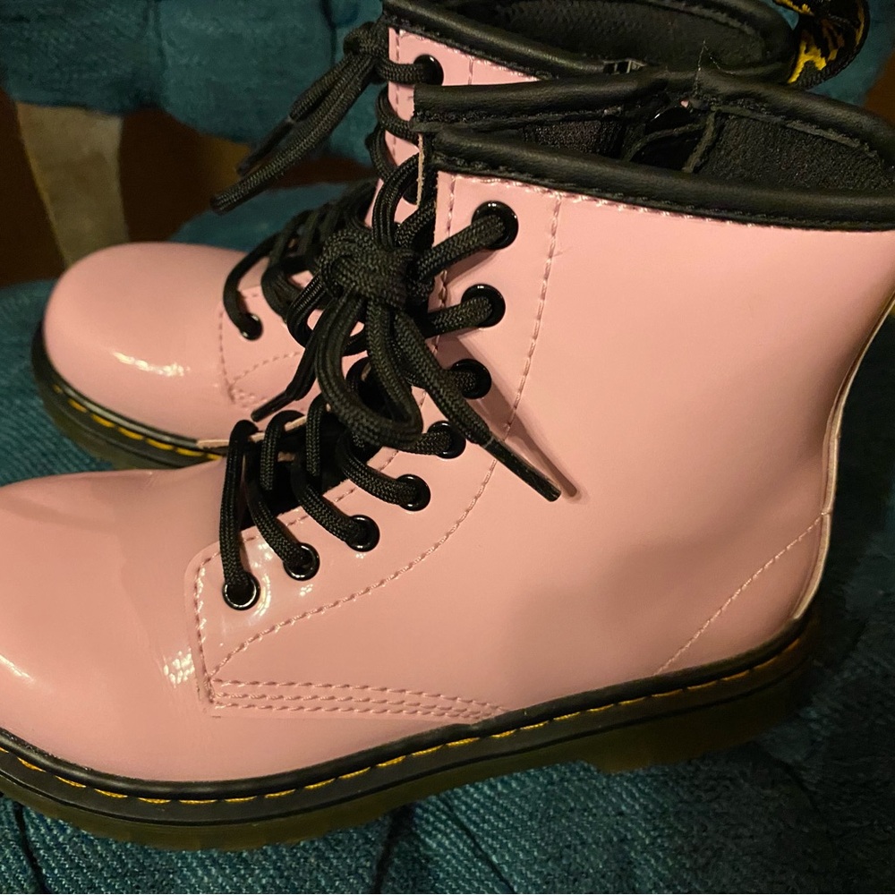 Dr. Martens Kids Pink Lace-Up Boots - Picture 5 of 6